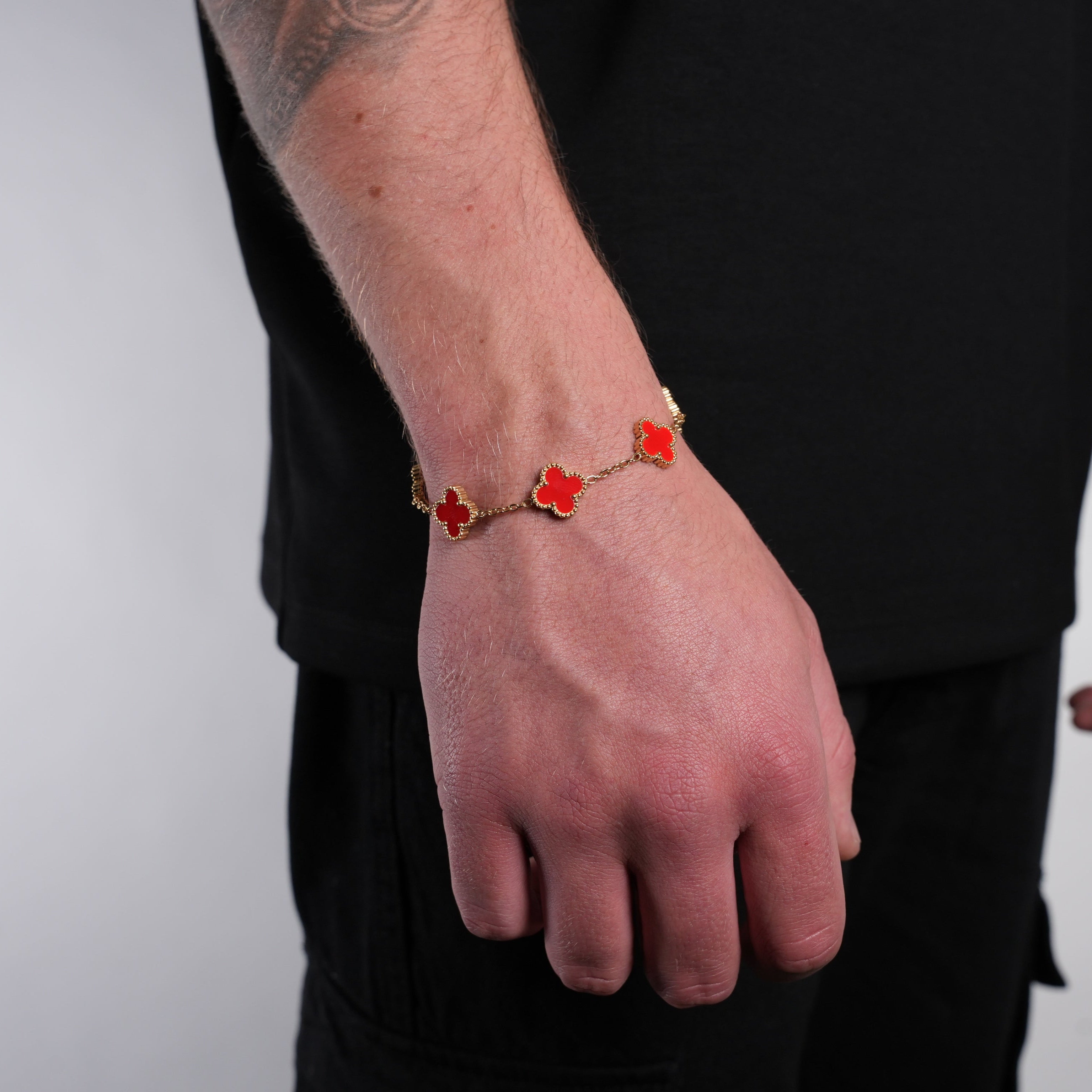 Gold Clover Bracelet (Red)