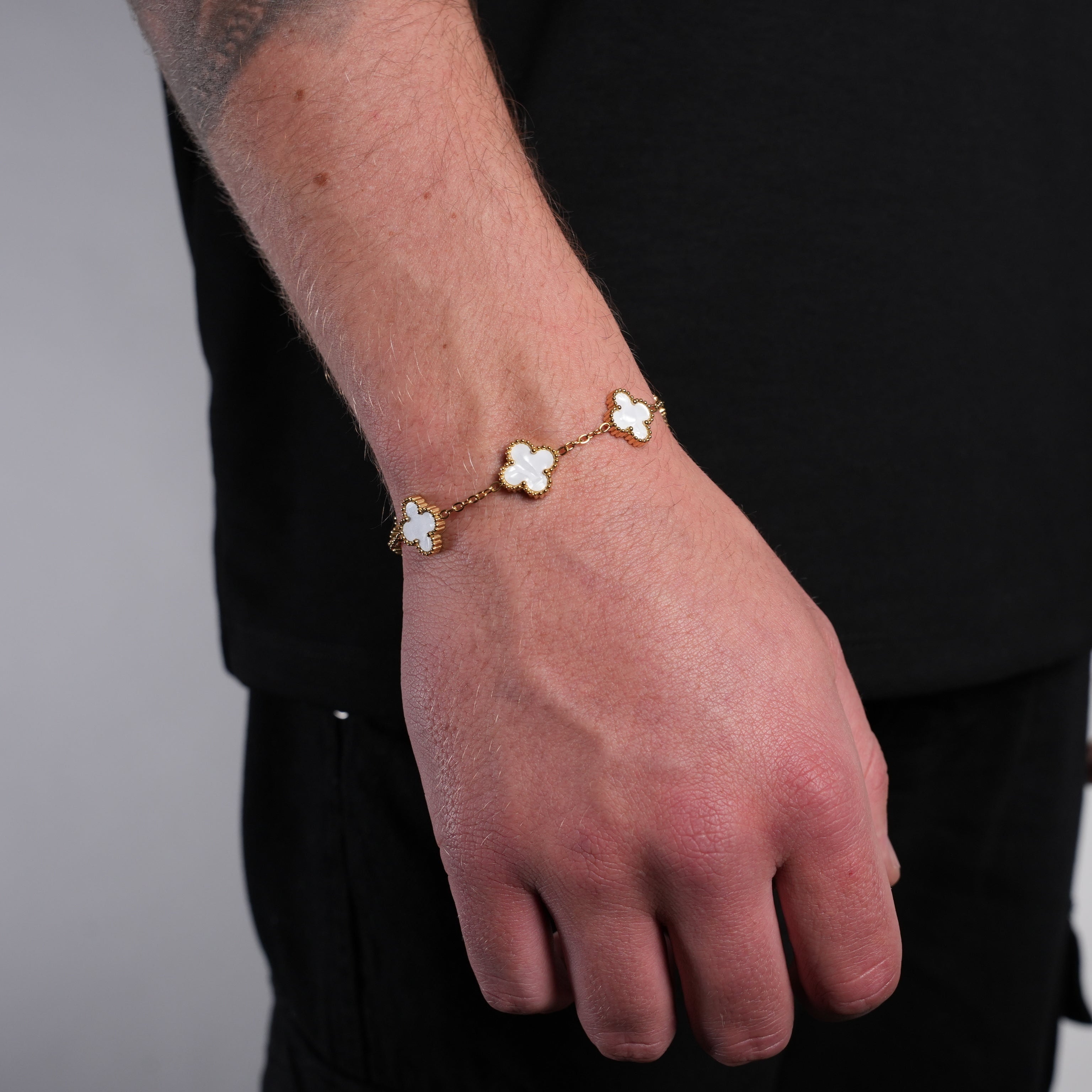 Gold Clover Bracelet (White)