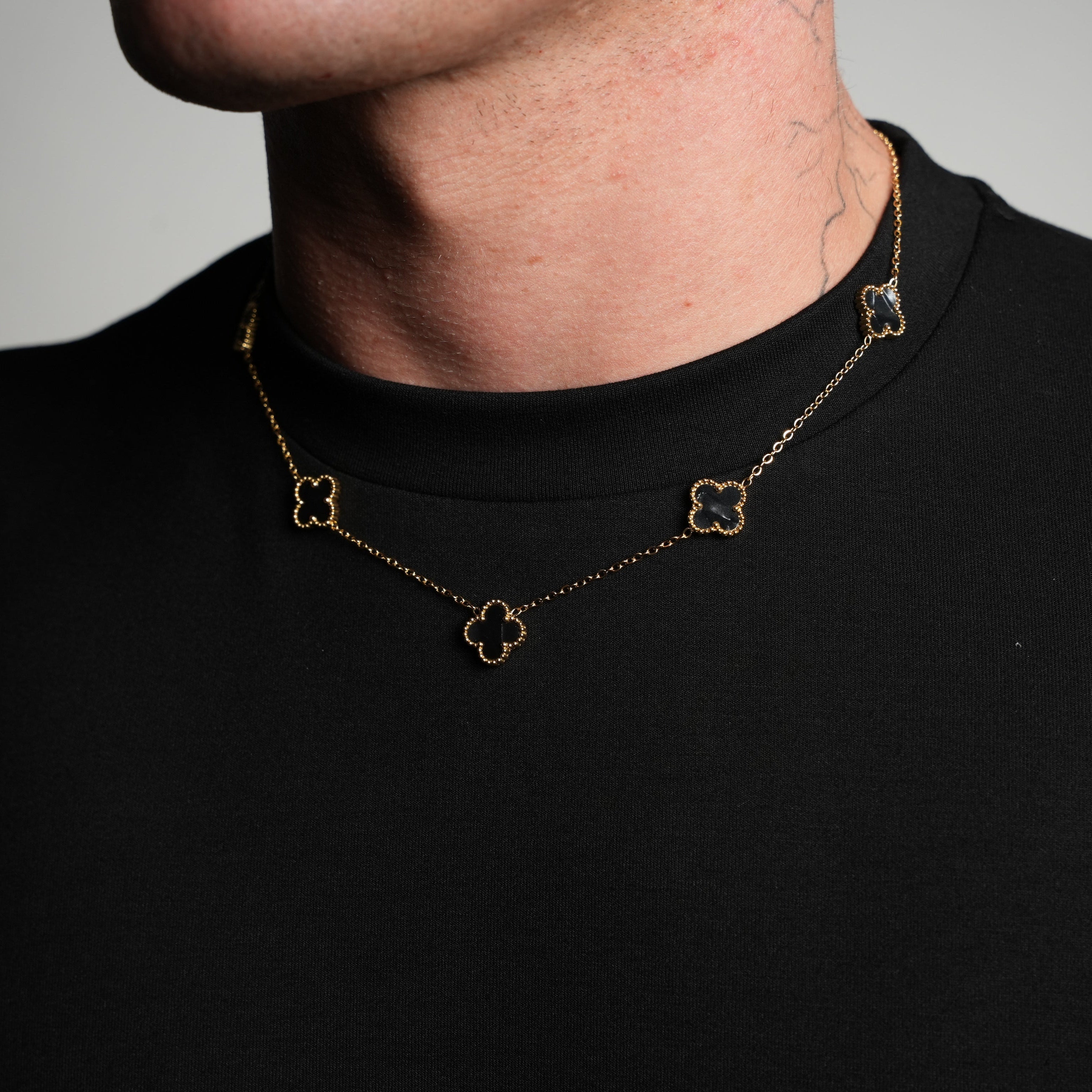 Gold Pearl Clover Necklace (Black)