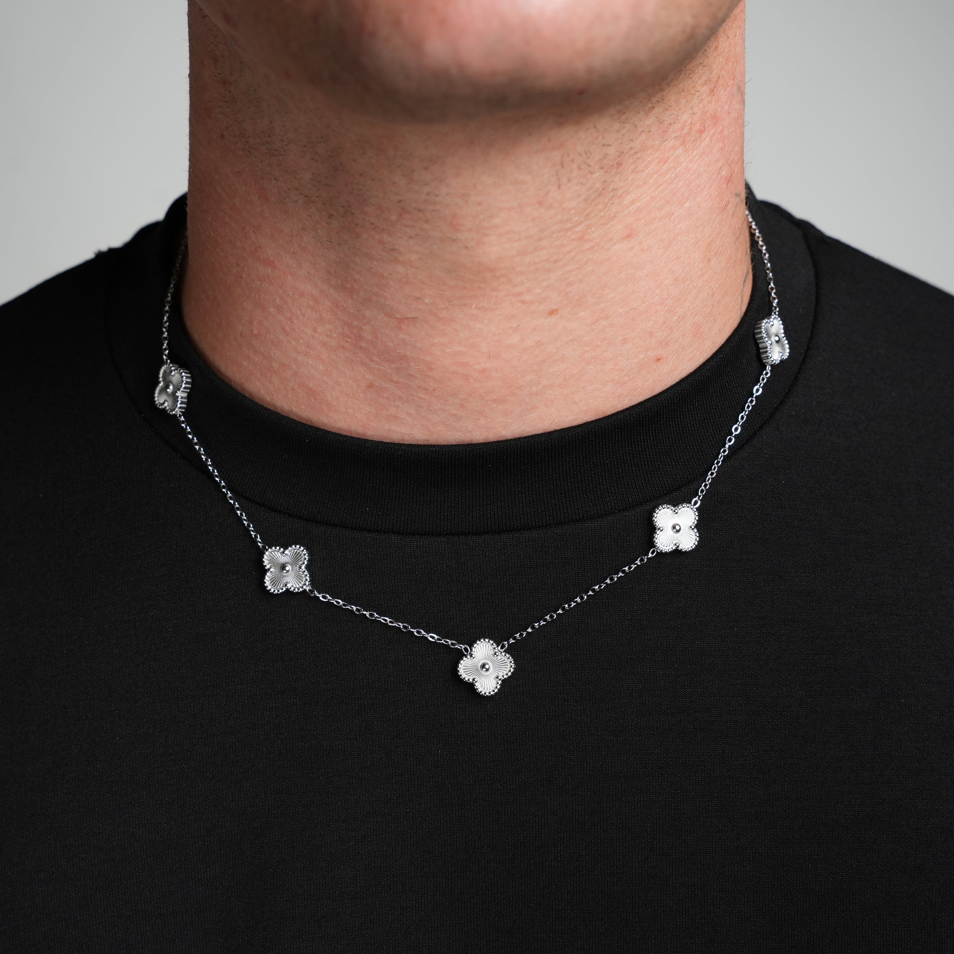 Silver Clover Necklace (Silver)