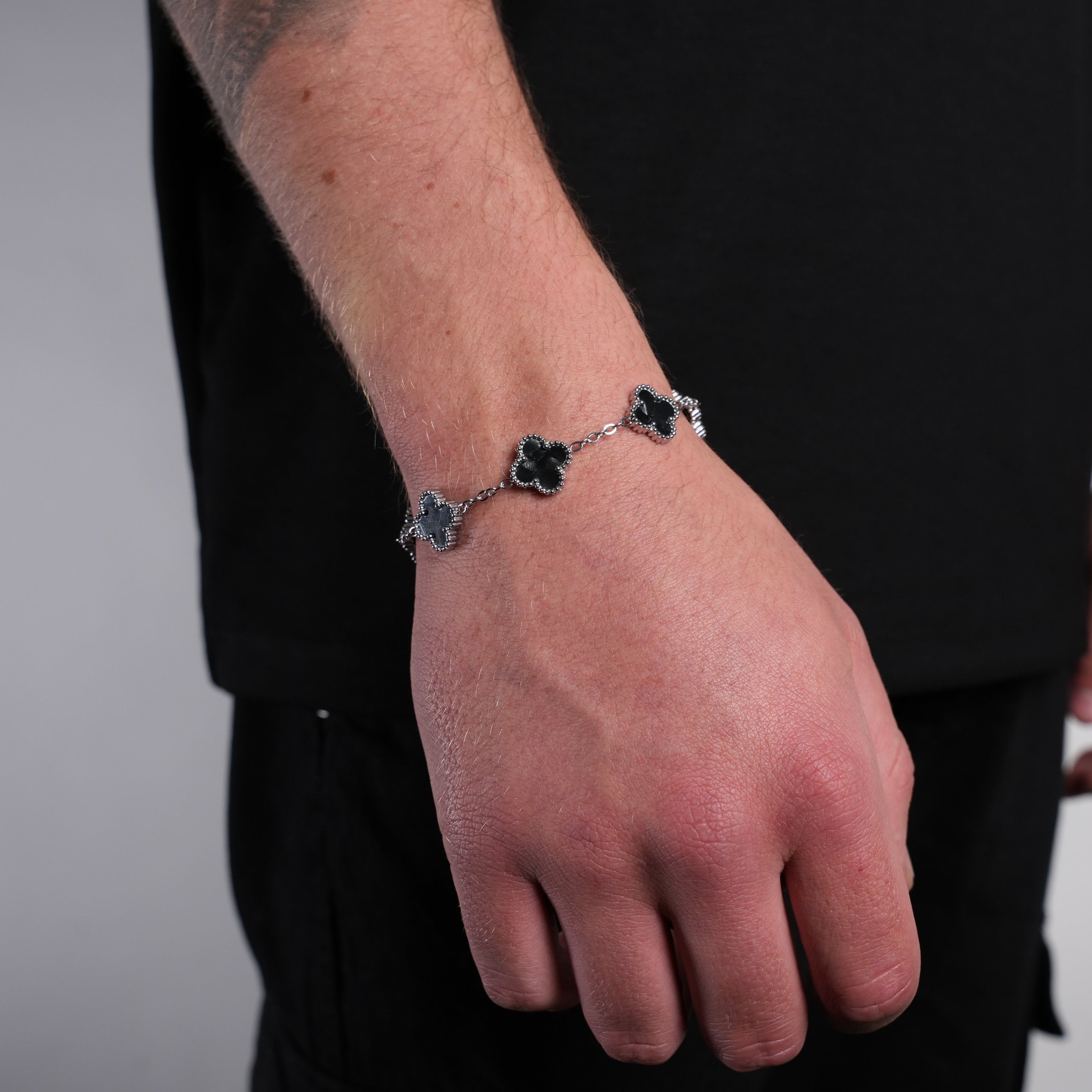 Silver Pearl Clover Bracelet (Black)