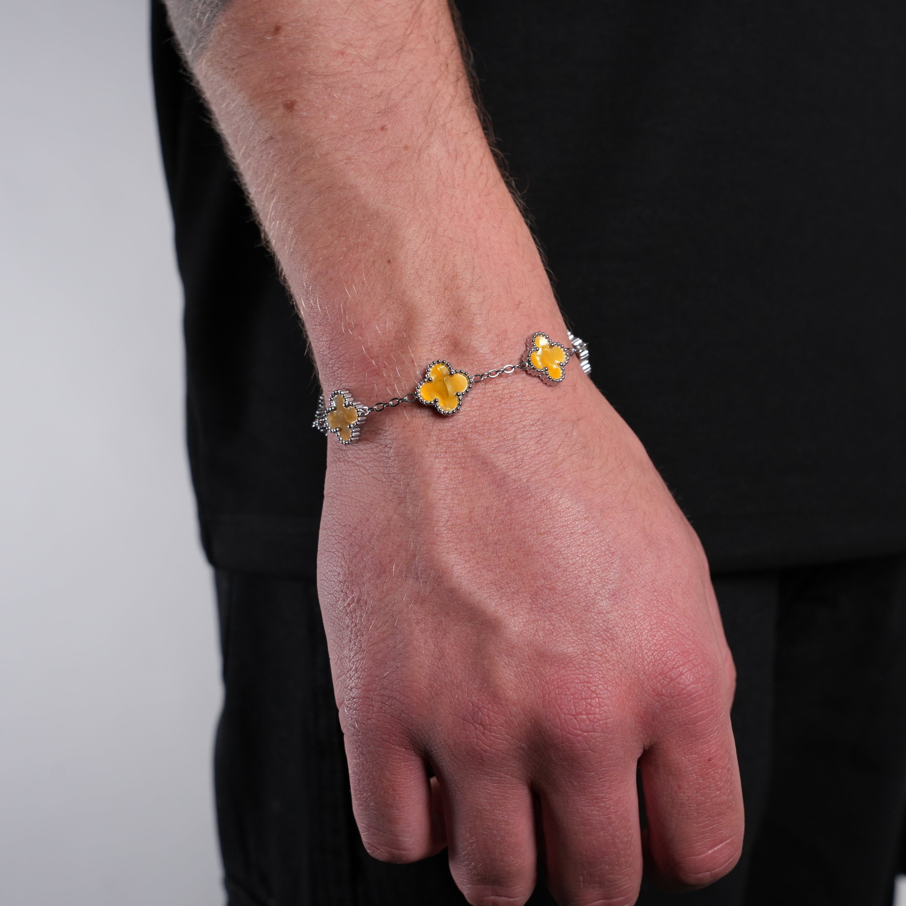 Silver Pearl Clover Bracelet (Apricot)