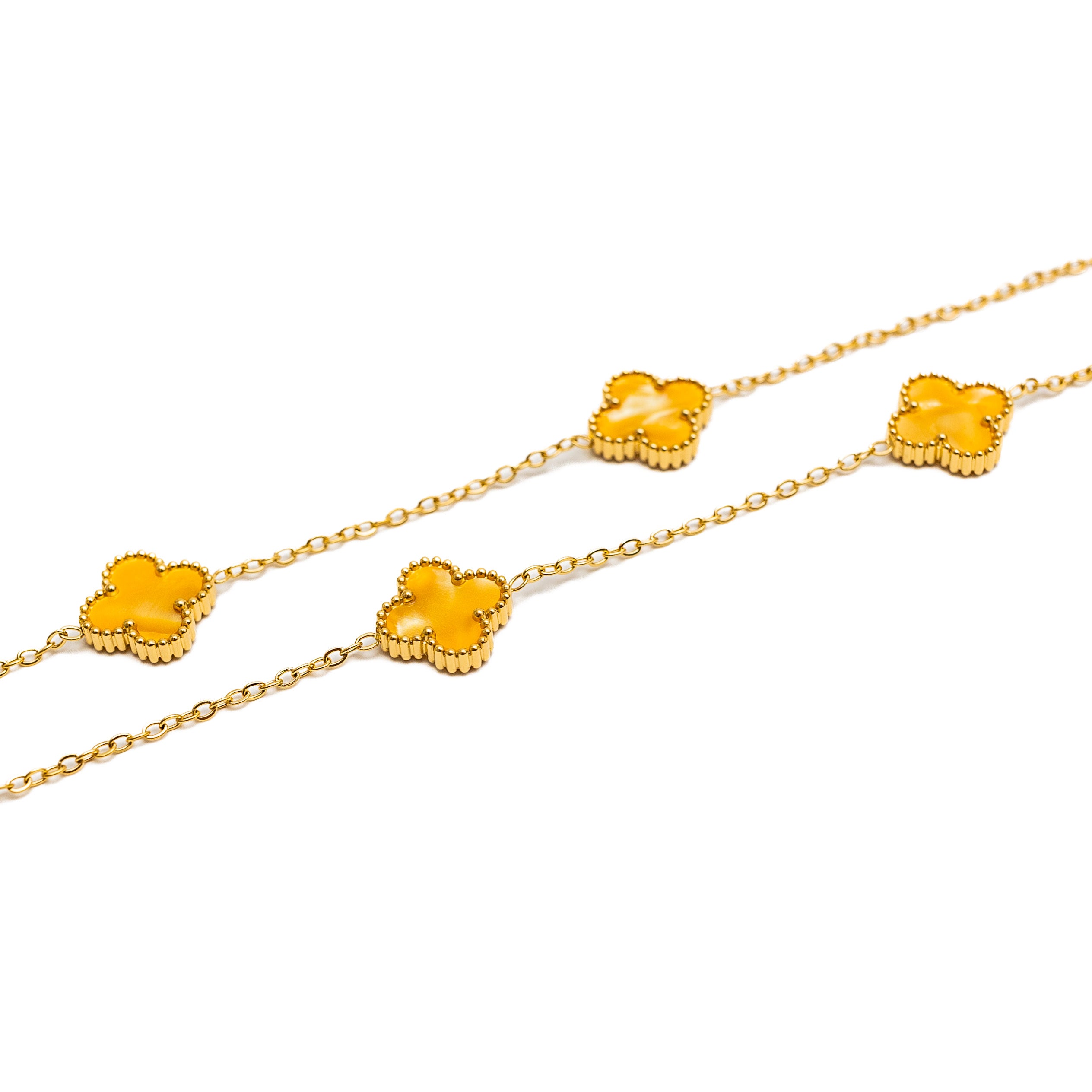 Gold Pearl Clover Necklace (Apricot)