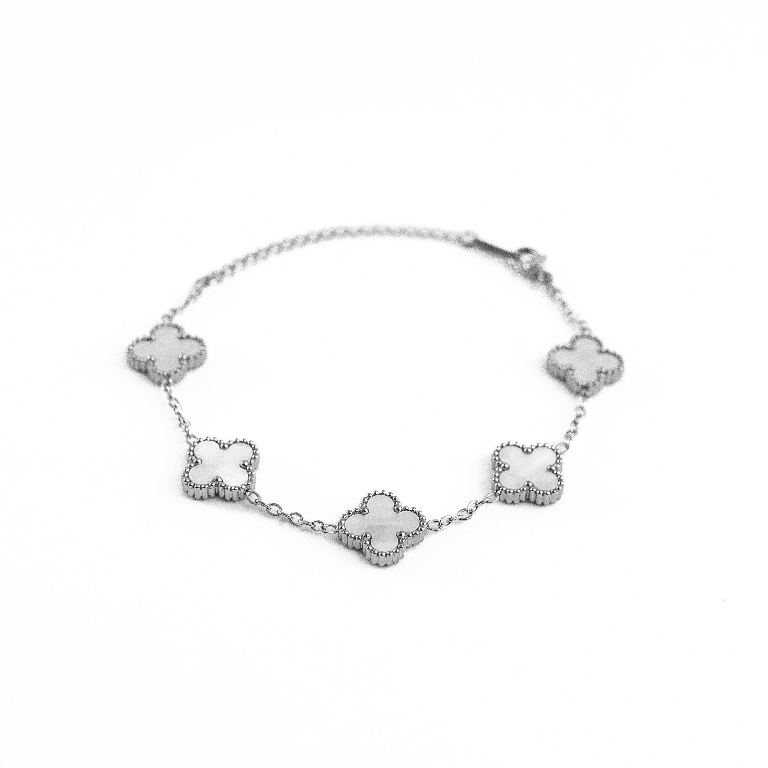 Silver Shine Clover Bracelet (Silver)