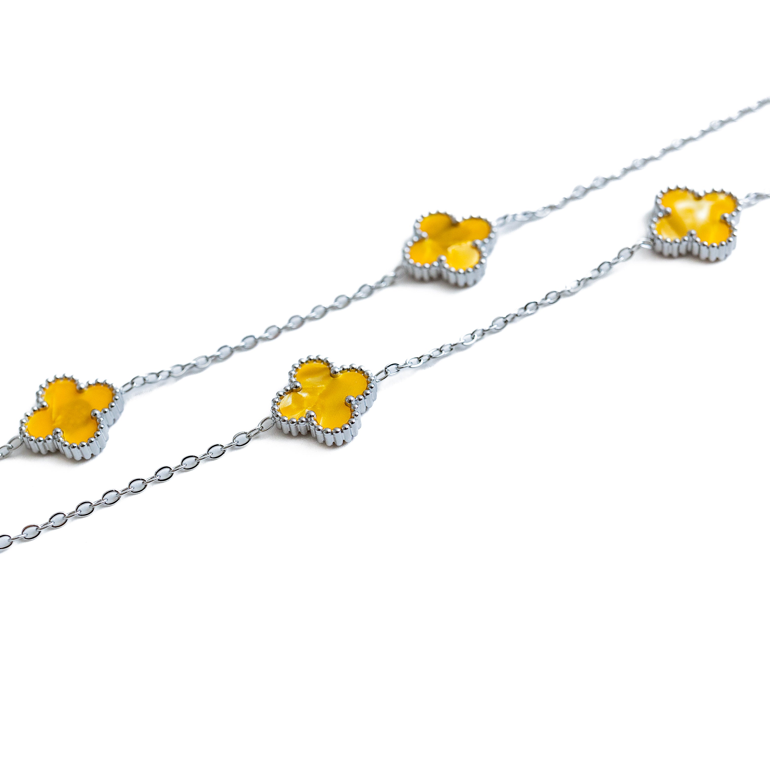 Silver Pearl Clover Necklace (Apricot)